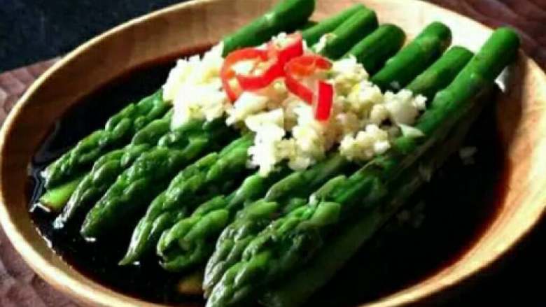 鲜味油淋芦笋