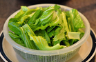 芥菜豆腐蛤蜊汤,<a style='color:red;display:inline-block;' href='/shicai/ 132'>芥菜</a>洗净掰小沥干水分备用,姜切丝