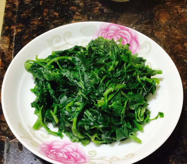 春节版西洋肉丸汤,盛起西洋菜,可以适量放点酱油,也可以不放