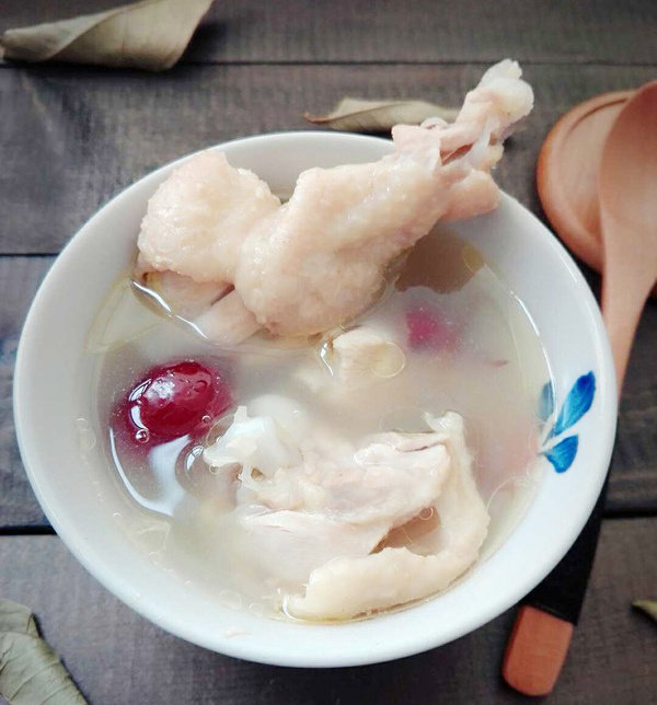 酒酿红枣鸡汤