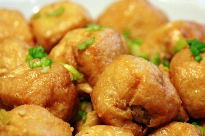 黄金豆腐拥抱鼎香里脊,10~15分钟后就烧好了