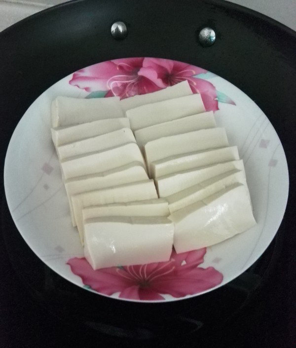 白玉豆腐,大火蒸约5分钟,豆腐蒸的时间稍长可以去掉豆腥味
