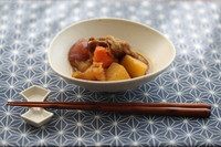 马铃薯炖肉,上桌。