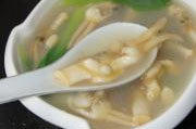 莆田蛏熘,此菜特点:肉嫩润滑,鲜甜爽口,滋补、清热的效用。