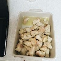 咖喱香脆鸡胸,加热后会产生一些“鸡汁“,滤掉不要~