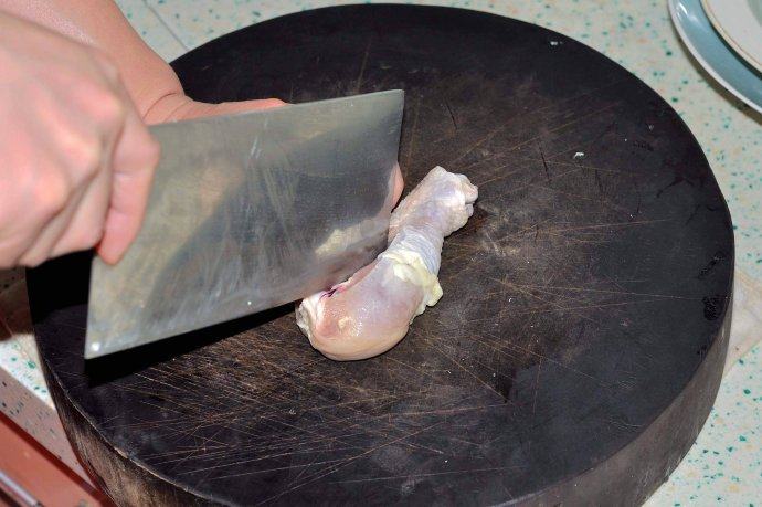 酱爆鸡丁,<a style='color:red;display:inline-block;' href='/shicai/ 92'>鸡腿</a>去骨