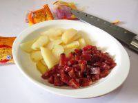 马蹄肉脯披萨,马蹄切片,<a style='color:red;display:inline-block;' href='/shicai/ 1096'>肉脯</a>切丁