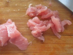 青椒榨菜肉丝,猪肉切丝