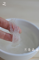 木瓜牛奶炖燕窝,泡发4小时左右，至燕条完全发大至通透。