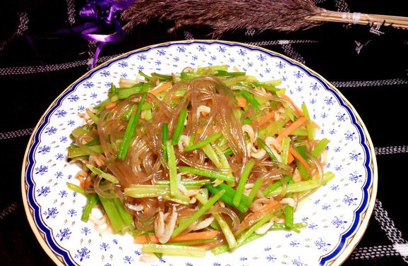 芹菜炒粉条