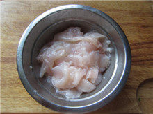 生滚鱼片粥,腌制5分钟左右;