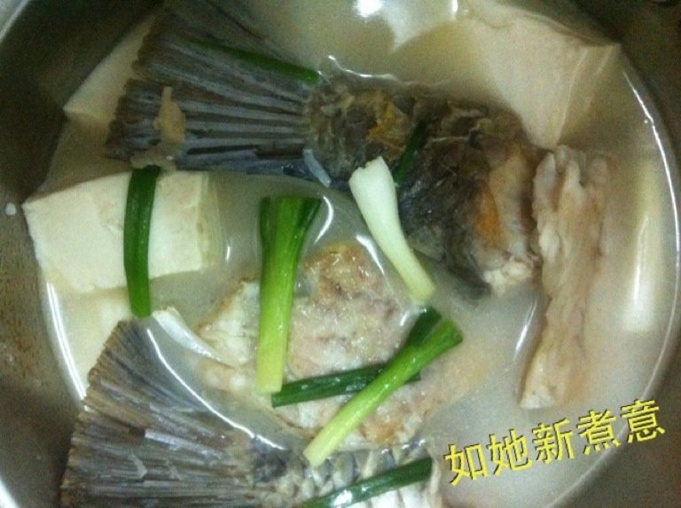 鱼骨豆腐汤