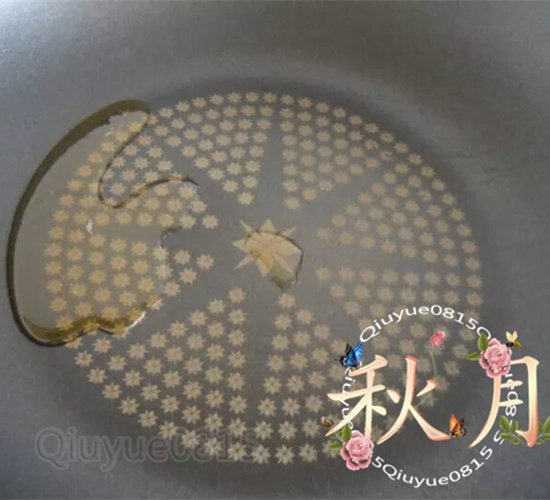 啤酒鸡翅,锅内放底油