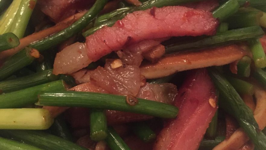 腊肉蒜苔炒香干