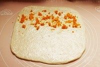 银丝卷,我还捏碎了些咸蛋黄碎撒在一边。没有可省。