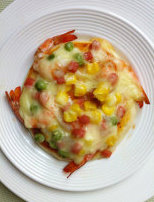 鲜虾迷你披萨,烤箱中层，上下火，200度，15-20分钟即可