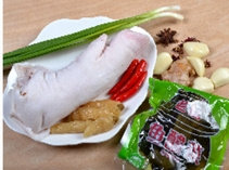 酸菜蹄花,准备好主材料，该洗的洗净。