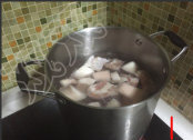 全麦夹馍,猪肉选择肥瘦相间的,切大块,放入锅内,煮开5分钟以上,捞出,用热水洗净