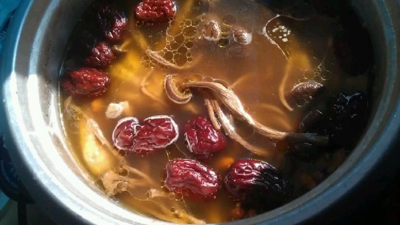 茶树菇炖鸡汤