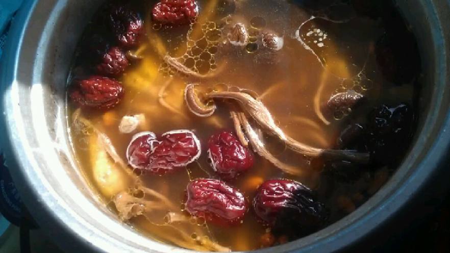 茶树菇炖鸡汤