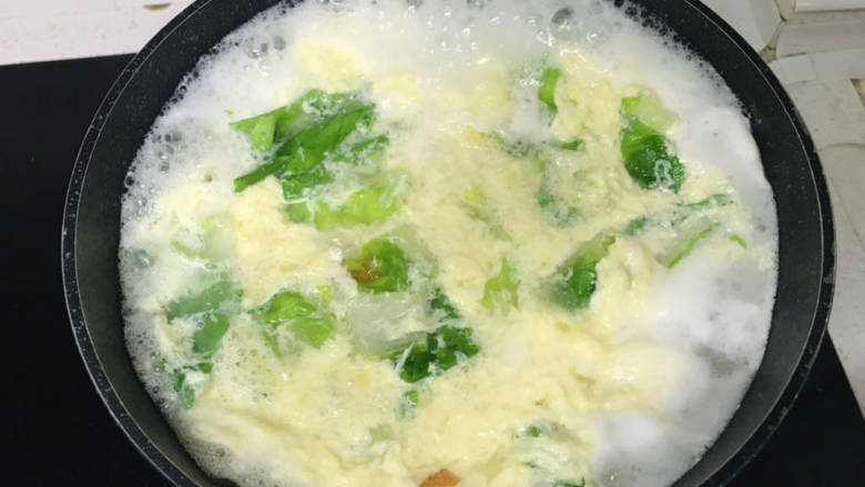 豆腐蛋花汤,加入鸡蛋液沸腾10秒出锅!