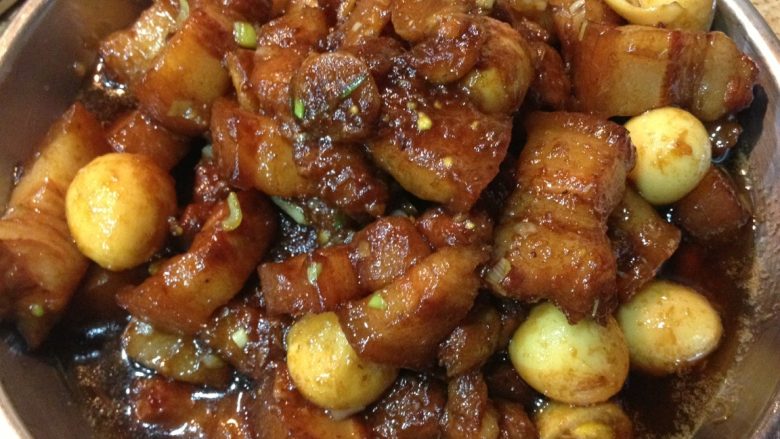 红烧肉焖鹌鹑蛋