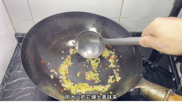 外焦里嫩的海苔豆腐卷儿制作方法,大火炒出香味