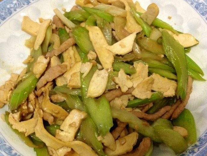 香干瘦肉炒西芹