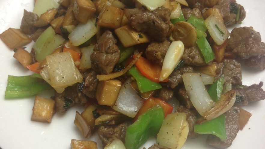 黑胡椒爆炒牛菇粒