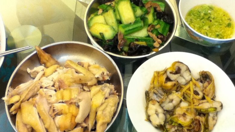 白切鸡、炒丝瓜、鱼