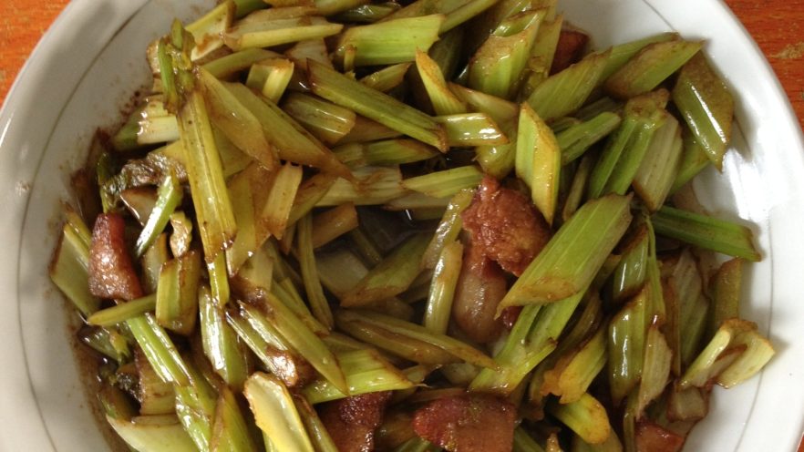 芹菜炒肉