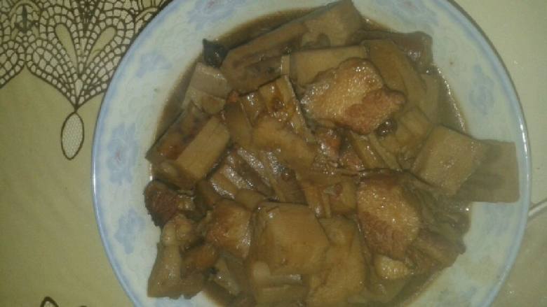 猪肉焖莲藕