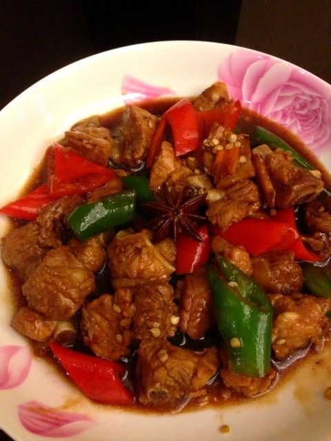 双椒闷排骨