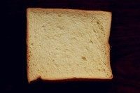 黑椒火腿三明治,<a style='color:red;display:inline-block;' href='/shicai/ 5650'>土司</a>入烤箱烤一下，外脆里嫩。（没有烤箱用平底锅，<a style='color:red;display:inline-block;' href='/shicai/ 5650'>土司</a>机都可以）