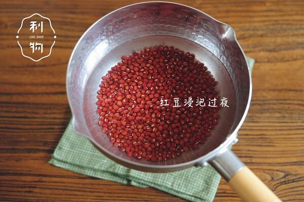 红豆面包超人,<a style='color:red;display:inline-block;' href='/shicai/ 3607'>红豆</a>浸泡过夜(或者用高压锅做,煮烂即可)