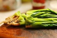 豌豆饭,再烫个青菜,或者煮个菜汤就好啦!