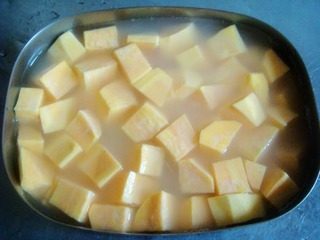 红薯米饭,加适量水(大米、水比例1:1.2)