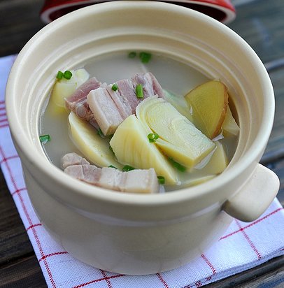咸肉炖毛笋