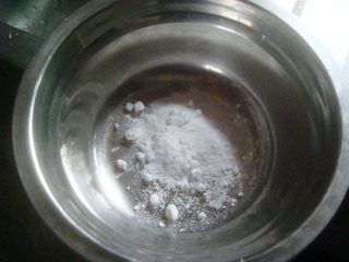 全麦韭菜鸡蛋饼,食用碱面用水化开
