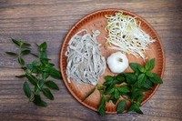 十香菜蒜汁捞面,材料