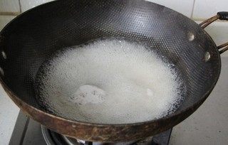 麦片糖,糖熬到浓稠,颜色带黄时即可