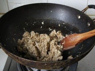 麦片糖,快速的翻,炒拌匀关火