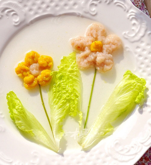花朵虾肉饼