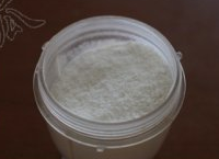 辣椒粑,将米用打磨机磨成米粉;