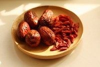 红枣枸杞茶,<a style='color:red;display:inline-block;' href='/shicai/ 2470'>红枣</a>和<a style='color:red;display:inline-block;' href='/shicai/ 673'>枸杞</a>。