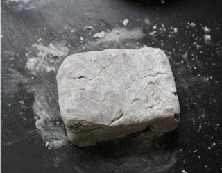 黄金芋泥卷,加入适量淀粉整形