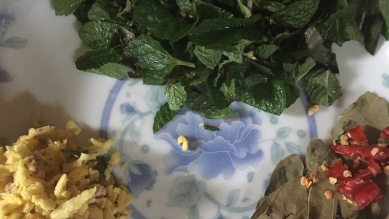 啤酒鸭,准备好要用的材料