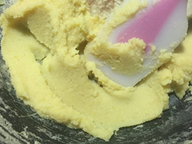 绿豆糕,中火煸炒均匀至水分收干