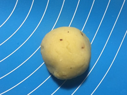 绿豆糕,收口捏紧搓圆