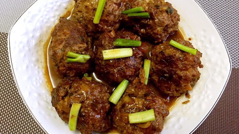 红烧牛肉丸,上菜。